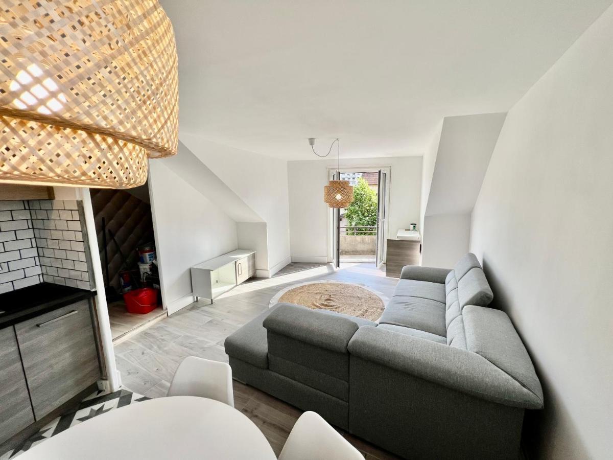 Un Peu Plus Pres Des Etoiles Annecy Ngoại thất bức ảnh