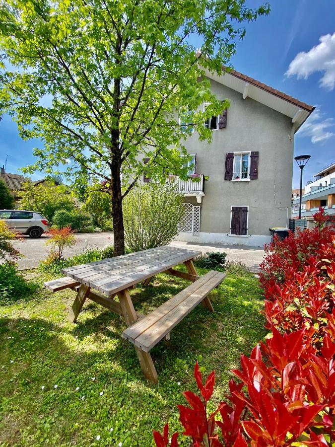 Un Peu Plus Pres Des Etoiles Annecy Ngoại thất bức ảnh